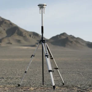 DJI D-RTK 3 mit Stativ aufgebaut