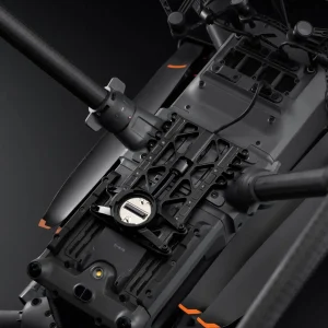 Nahaufnahme Third Gimbal Connector montiert auf der DJI Matrice 400